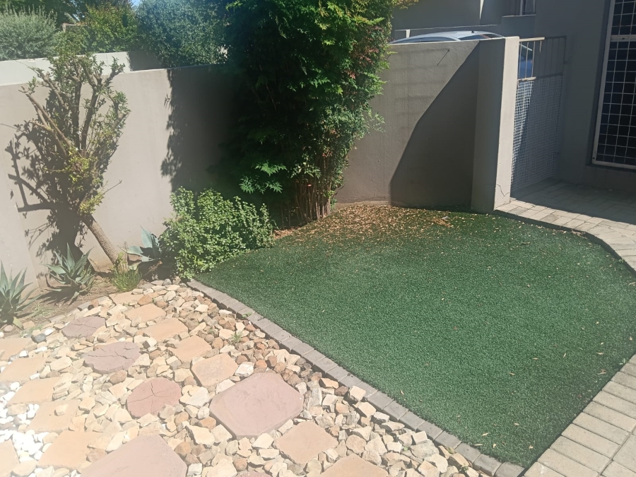 To Let 3 Bedroom Property for Rent in Langenhovenpark Free State